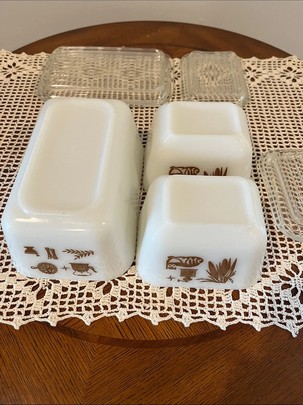 VTG Pyrex Early American White Refrigerator Dish Set of 3 w/ Ribbed Lids 501/502